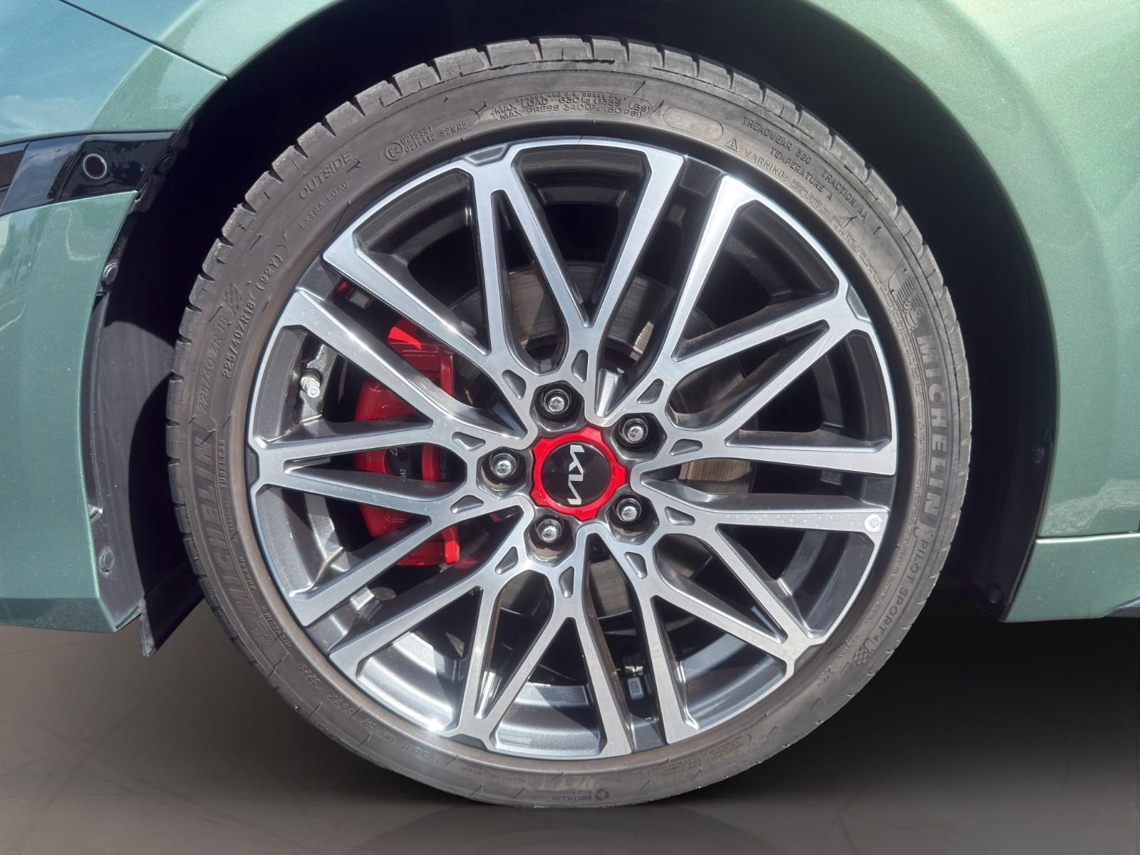 Kia ProCeed 1.6T DCT7 GT Navi Memory Kamera Klima