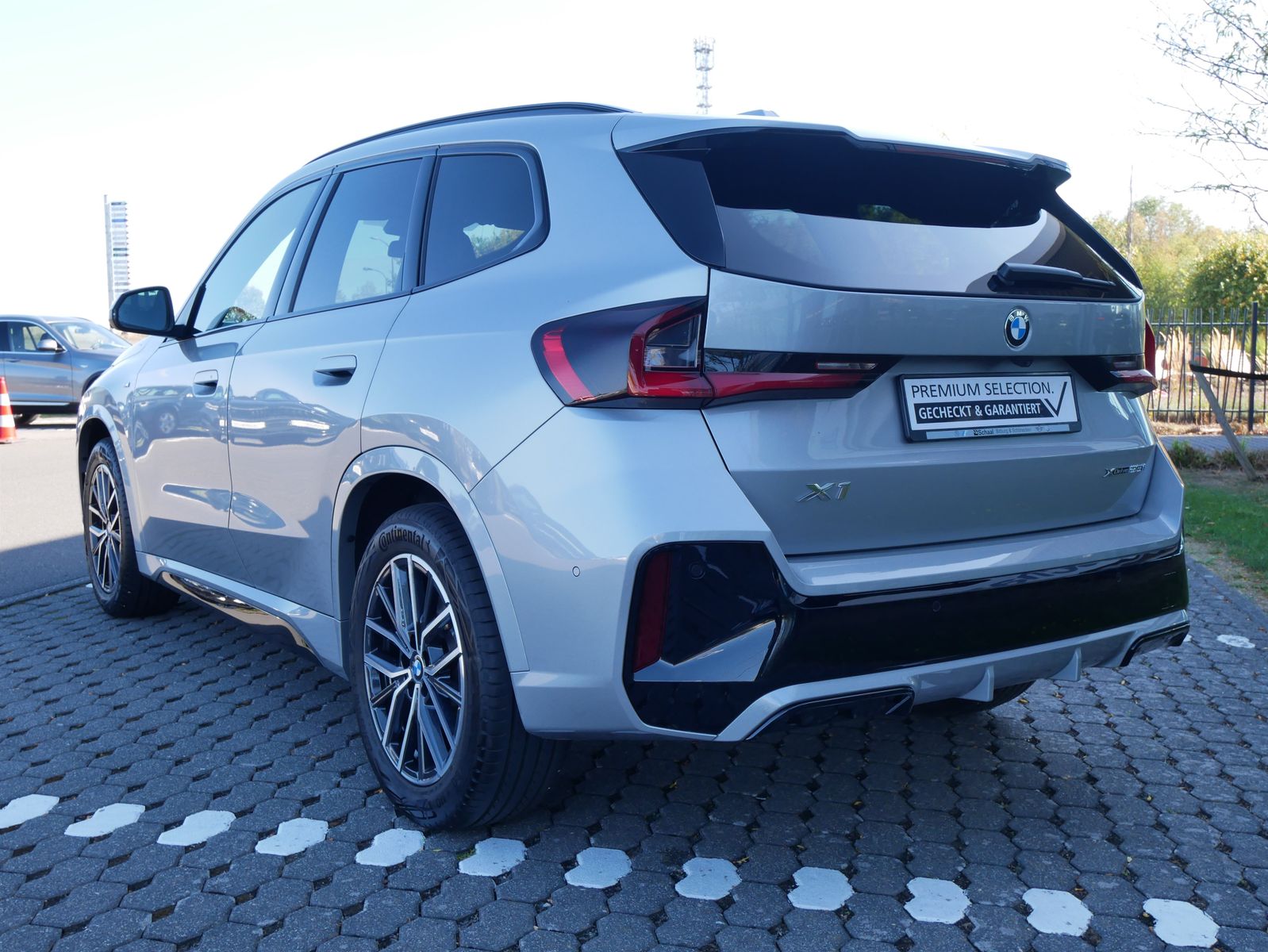 BMW X1 xDrive23i M-Sport DA PA HUD A-LED AHK PANO foto 3