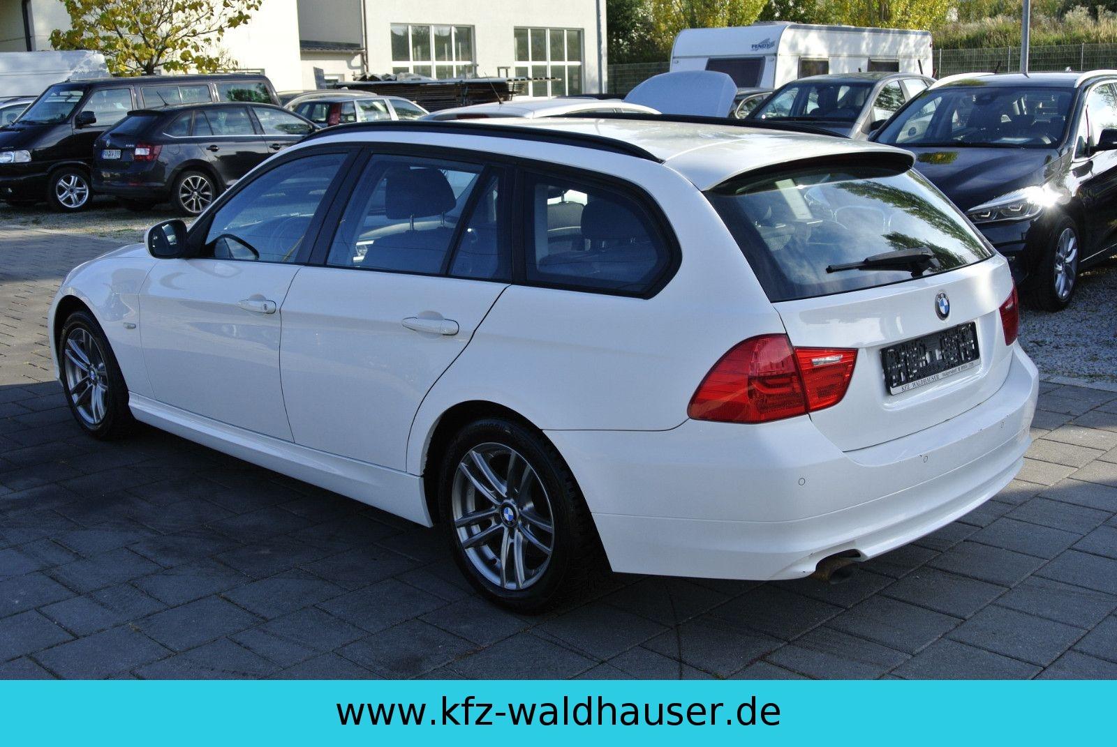 BMW 318 2010 — photo 7