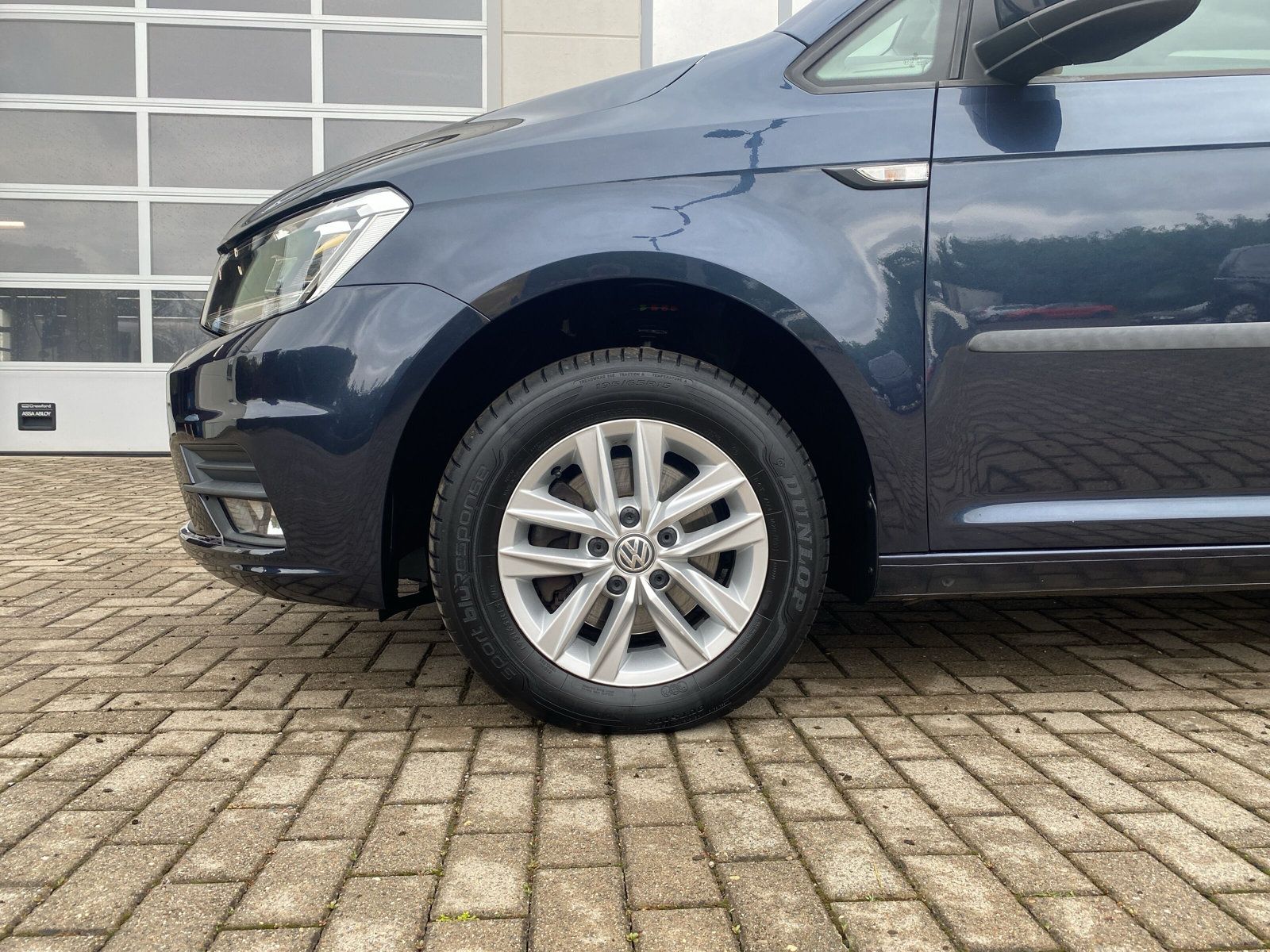 Fahrzeugabbildung Volkswagen Caddy Kombi 2.0 TDI XENON DAB STANDHZG