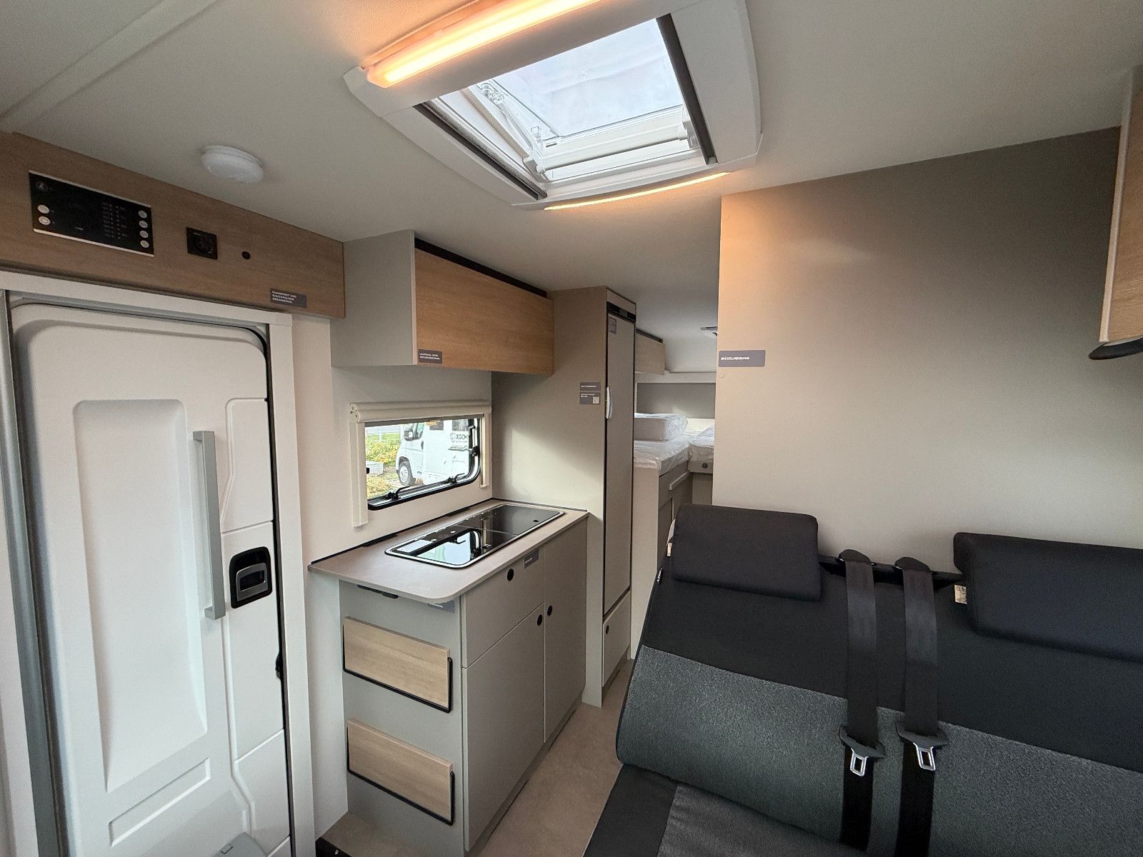 Fahrzeugabbildung LMC Tracer 670 V