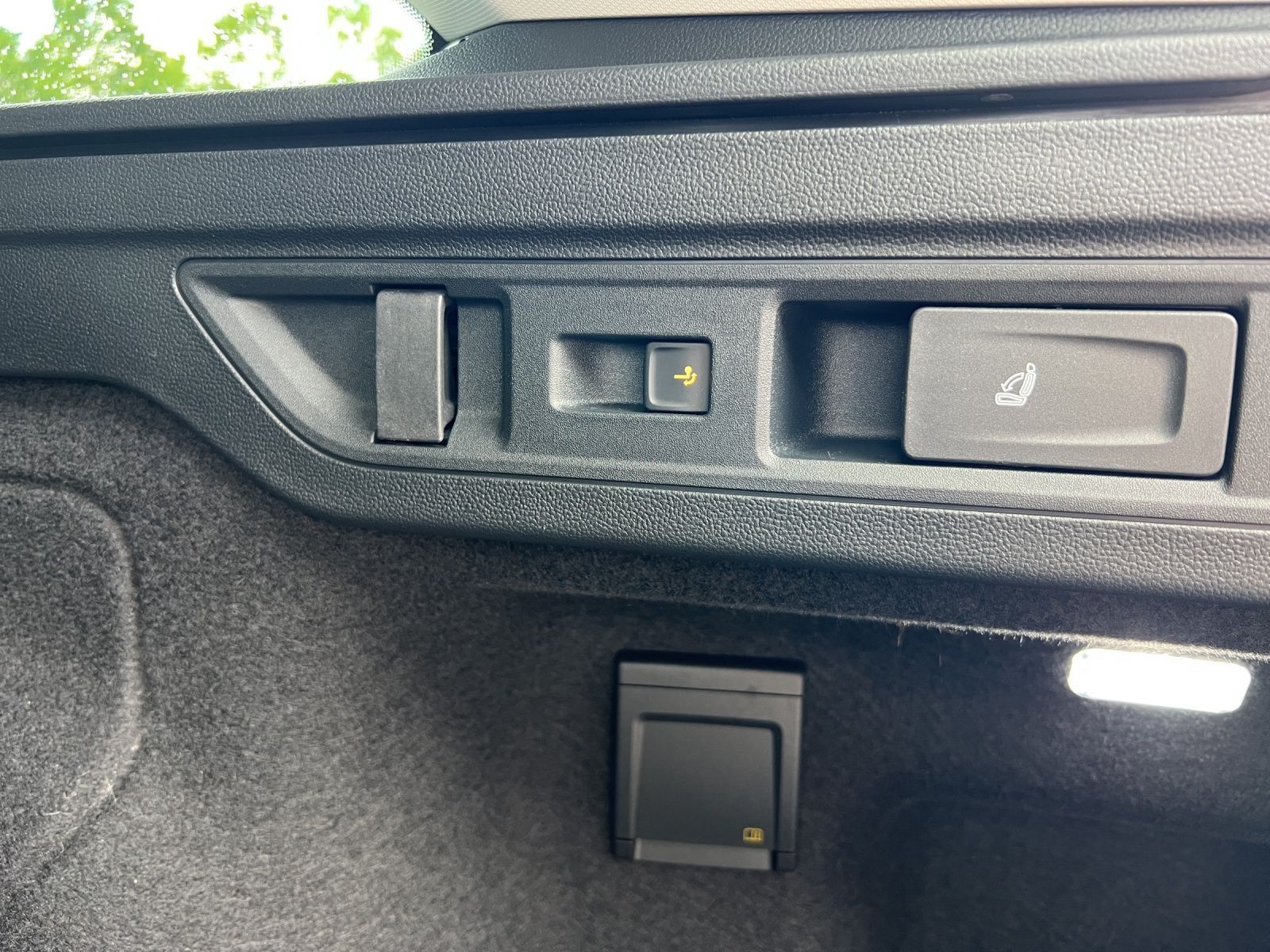 Passat Variant Business 1.5 TSI eHybrid DSG AHK