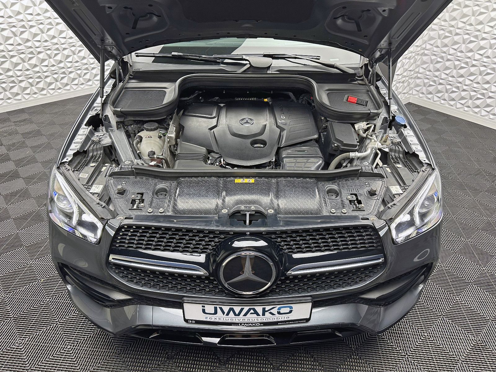 Fahrzeugabbildung Mercedes-Benz GLE 350d AMG 4M V6/DISTR/PANO/STHZ/360°/AHK/22"