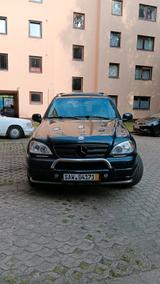 Mercedes-Benz ML430 V8 - Mercedes-Benz ML 430 mit Benzin-Antrieb