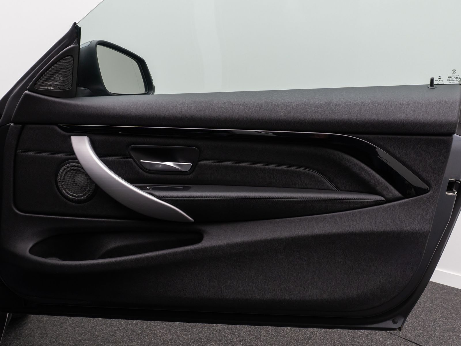 Fahrzeugabbildung BMW 420i Cabrio Sport Line DAB NaviPro Alarm Memory