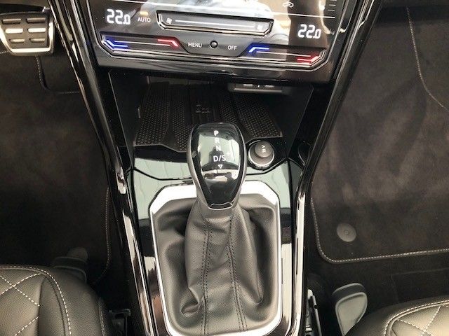 Fahrzeugabbildung Volkswagen T-Roc Cabriolet R-Line 1.5 TSI DSG Sportpaket AH