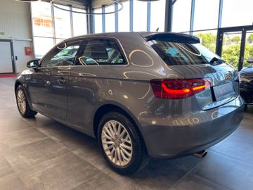 Audi A3 ambiente *BI-XENON*NAVI*TEMPOMAT*SZHZ*KLIMA*