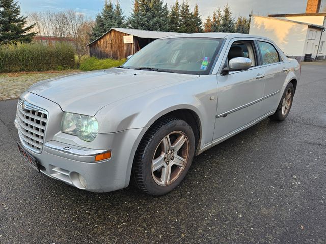 Chrysler 300C 2.7L Limousine