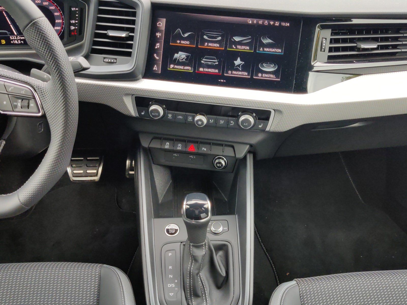 Fahrzeugabbildung Audi A1 allstreet 35 TFSI Kamera,LED,Navi,PDC,SHZ,LM
