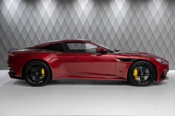 DBS COUPÉ 2023 RED/BLACK-RED CARBON SPORT SEATS