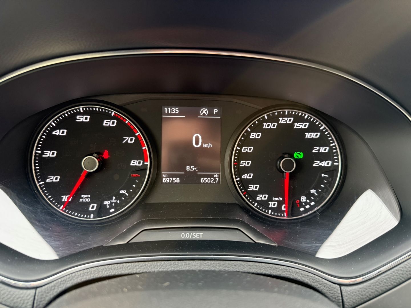 Fahrzeugabbildung SEAT Ibiza Style LED Mehrzonenklima SHZ Carplay Berg