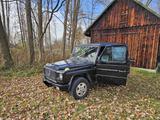 Mercedes-Benz G 230 - schwarze Mercedes-Benz G 230