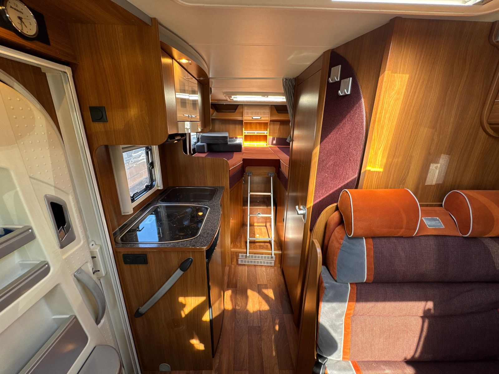 Fahrzeugabbildung Dethleffs GLOBEBUS T 004 FIAT KAMERA SAT TV LUFTFEDERUNG