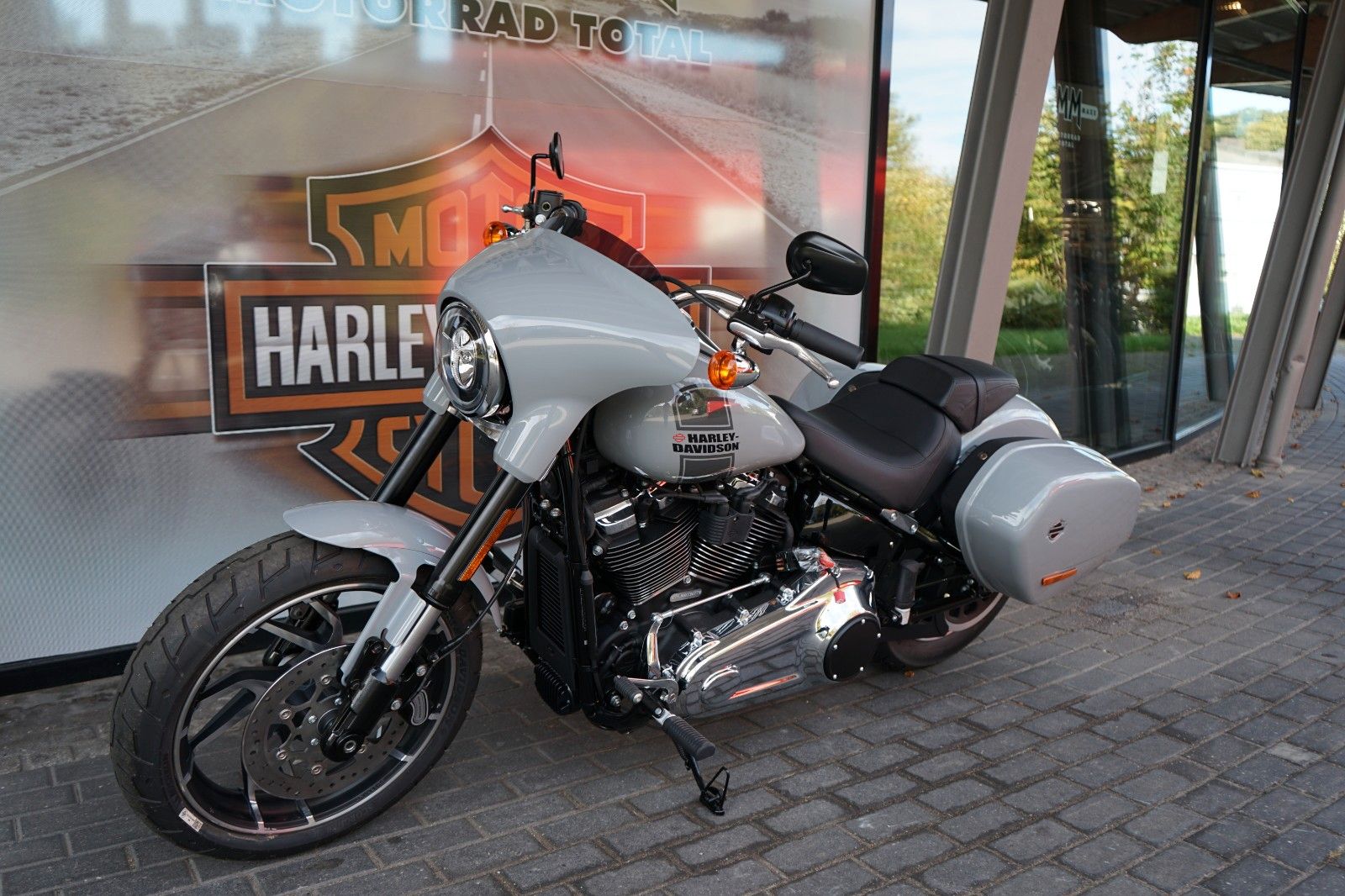 Fahrzeugabbildung Harley-Davidson Softail Sport Glide 107 Sofort Verfügbar 2024