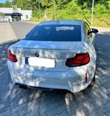 BMW M2 Comp. M Perf. Fahrwerk & Lenkrad / Track Pak - weiße BMW M2