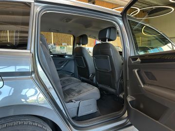 MYAUTOCENTER – Gebraucht- und Jahreswagen mit Werkstattservice in Pfaffenhofen Volkswagen Touran *7.SITZER*STANDHZ*MASSAGE*AHK*KEYLESS*