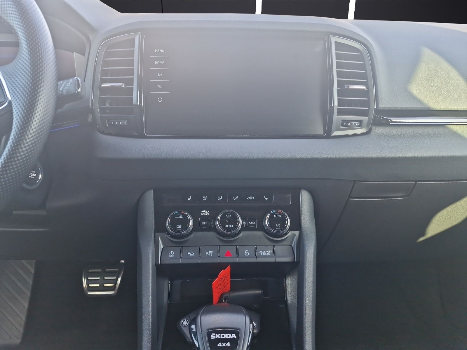 Fahrzeugabbildung SKODA Karoq TDI Sportline 4x4 Matrix PANO ACC Kamera36
