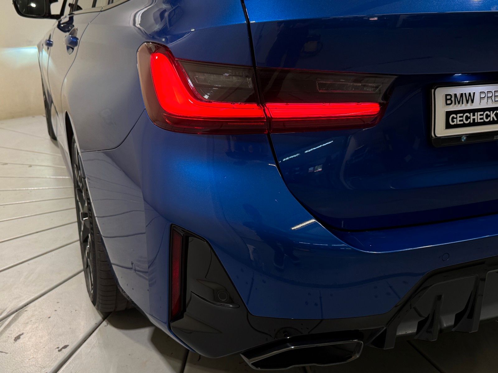 BMW M340i xDrive Touring Pro 392PS AHK Pano 360 HUD foto 24