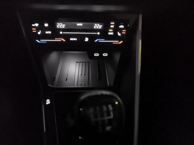 Fahrzeugabbildung Volkswagen Polo ENERGY 1,0 l TSI OPF 70 kW (95 PS) 5-Gang