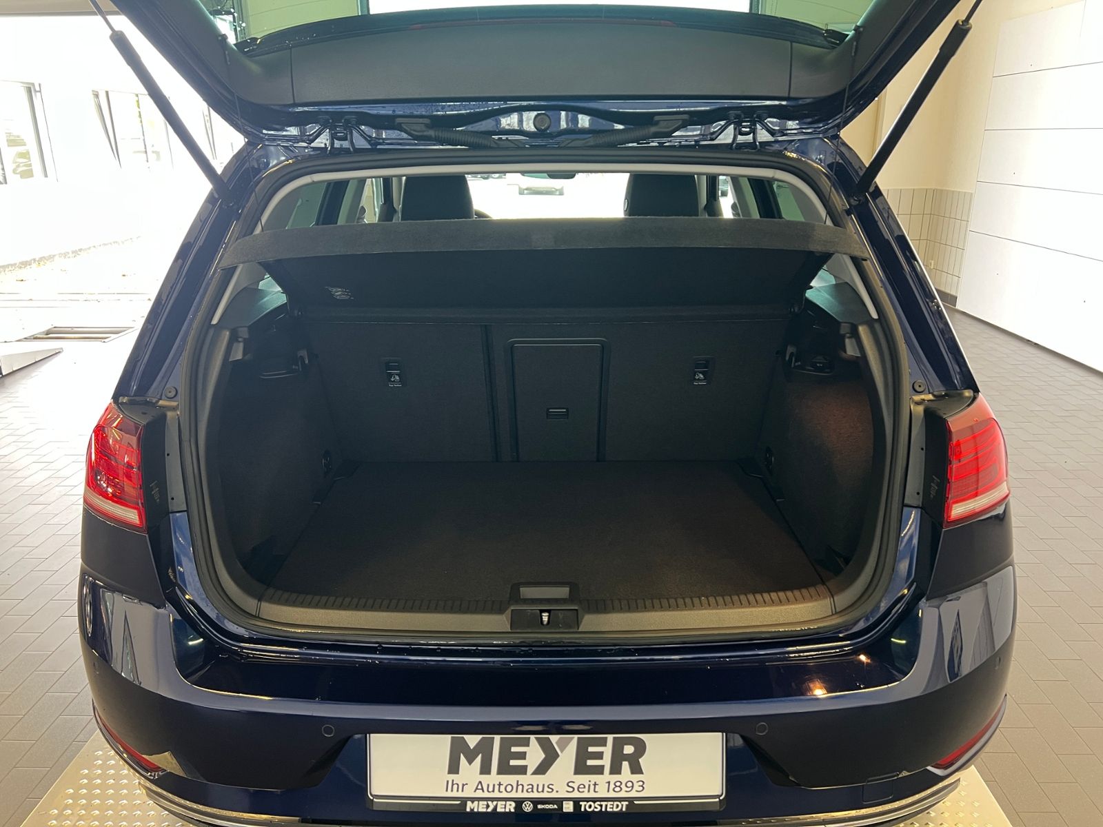 Fahrzeugabbildung Volkswagen Golf VII Comfortline 1.5 TSI ACT *Standhzg.,LED,