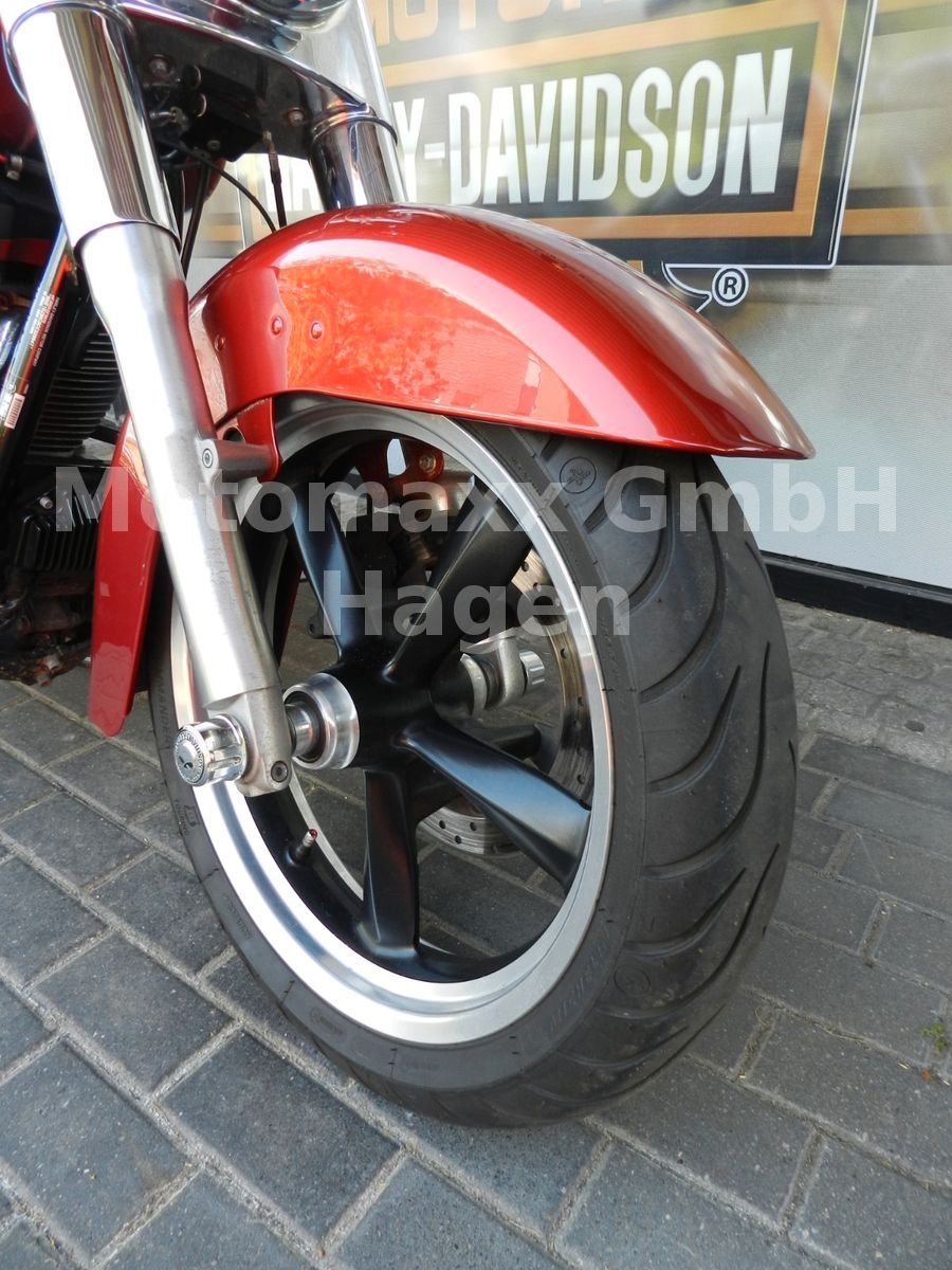 Fahrzeugabbildung Harley-Davidson Dyna Switchback Remus Auspuff & Ape Lenker