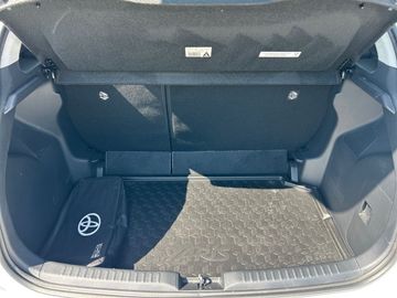 Toyota Yaris - 6