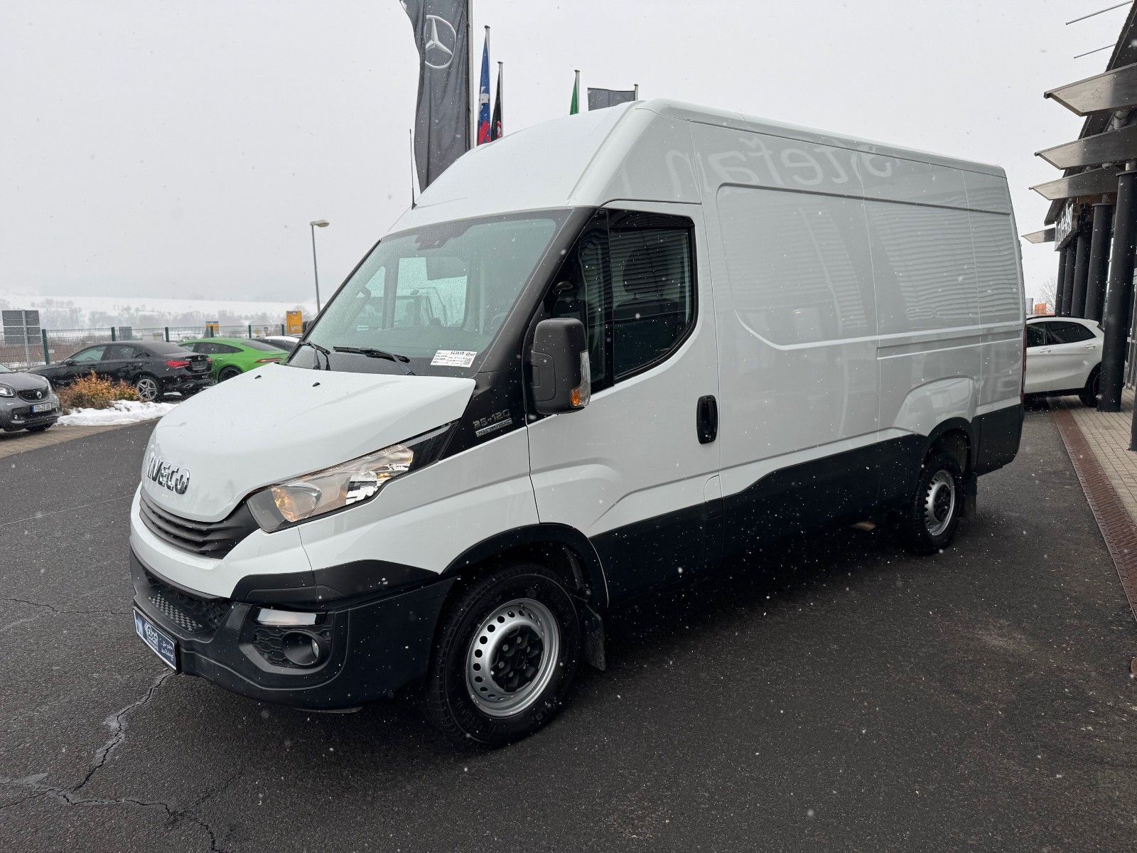 Fahrzeugabbildung Iveco Daily 35S12 *R3.520mm*AHK*Automatik*51.272km!!