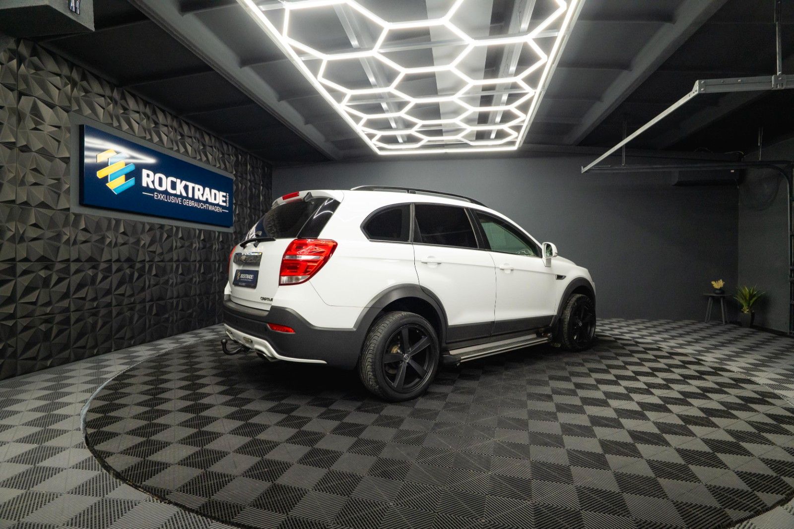Fahrzeugabbildung Chevrolet Captiva 2.2 D LT+ 2WD Sport | 7 Sitze | 19 Zoll