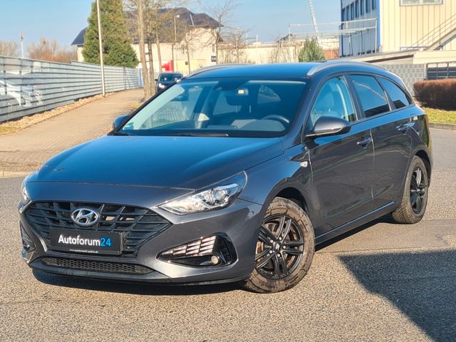 Hyundai i30 cw Select*8-Fach*PDC*SHZ*