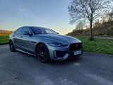 Jaguar XE D180 R-DYNAMIC SE R-DYNAMIC SE - graue Jaguar XE
