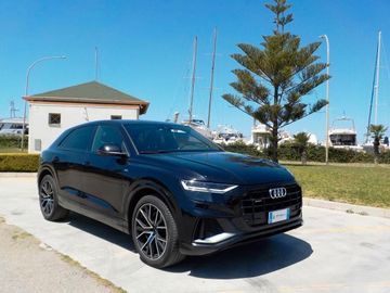 Audi Q8 - 1