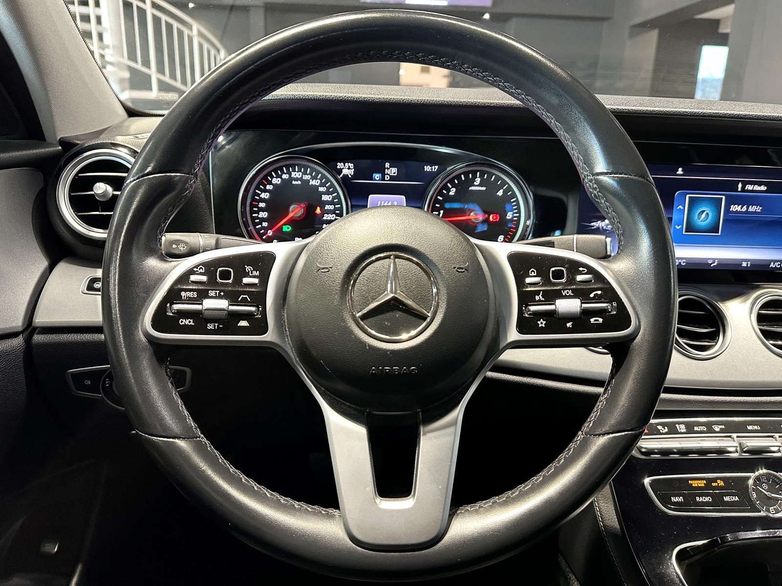 Mercedes-Benz E 220 LIMOUSINE AVANTGARDE DISTRONIC COMAND 360° foto 17