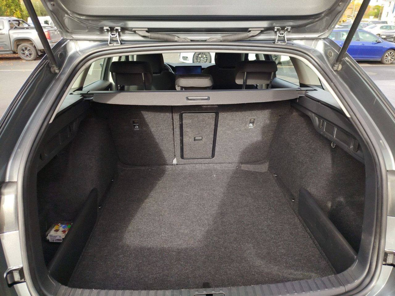 Fahrzeugabbildung SKODA Octavia Combi 2.0 TDI Selection