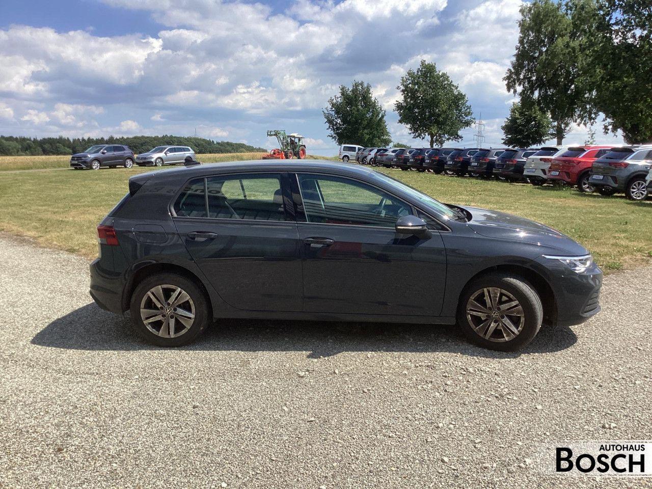 Volkswagen Golf VIII 1.5 TSI Life AHK Standheizung 4 x SHZ, миниатюра 4