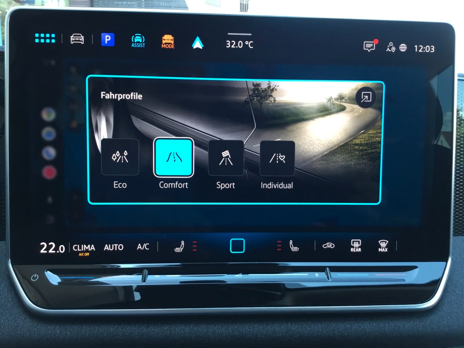 Fahrzeugabbildung Volkswagen Tiguan 1.5 eTSI DSG+AHK+LED+Kamera+Sitzheizung