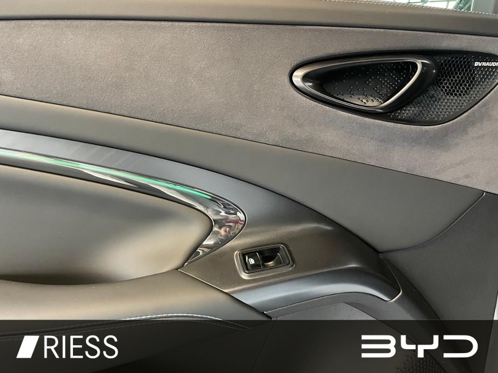 BYD SEAL
