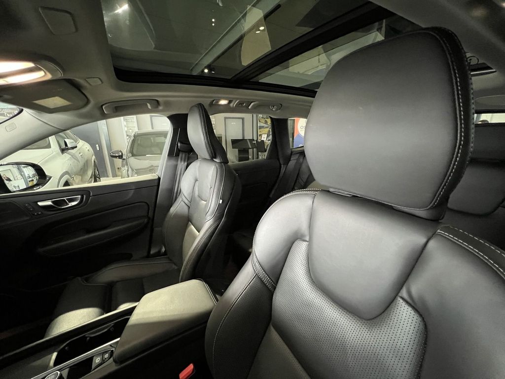 Volvo XC60 B4 (D) Plus Dark AWD ACC BLIS Pano AHK 360°