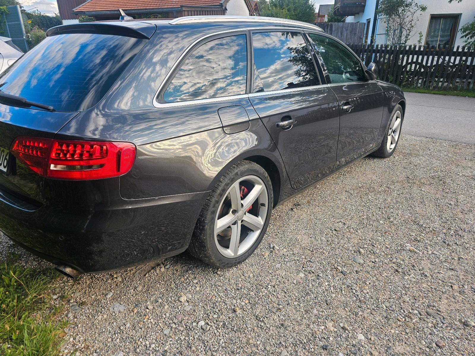 Audi A4 2010 — rear view
