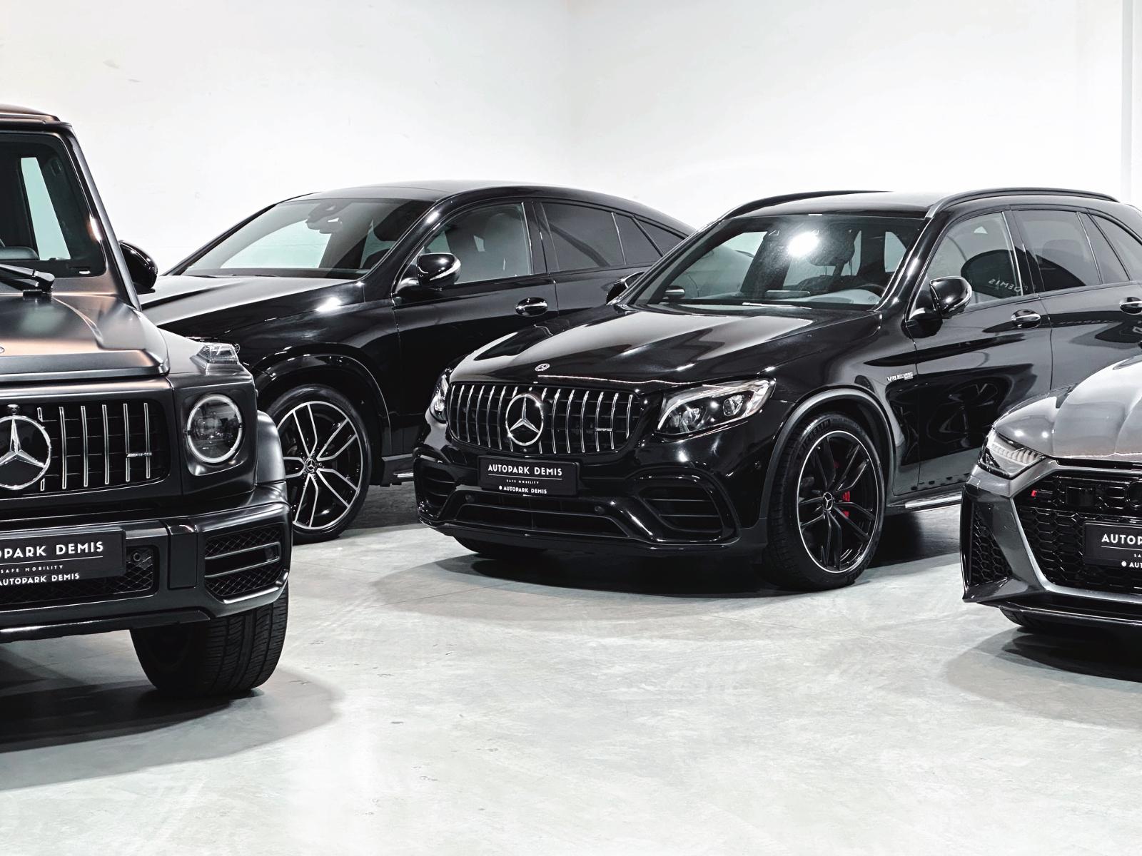 showroom-image-top