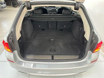 Fahrzeugabbildung BMW 540i xD DAB Alarm 360°H/K HUD 20" LiveCockpitPro