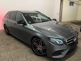 Mercedes-Benz E 220d T AMG Line*PANORAMA*NIGHTPAKET*TOTWINKEL - gebrauchte Mercedes-Benz E 220 aus dem Jahr 2017
