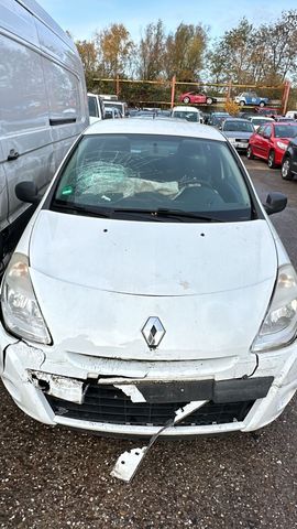 Renault Clio Unfallfahrzeug