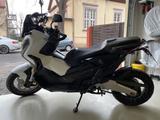 Honda X-ADV mit Akrapovic und mehr - HONDA X ADV