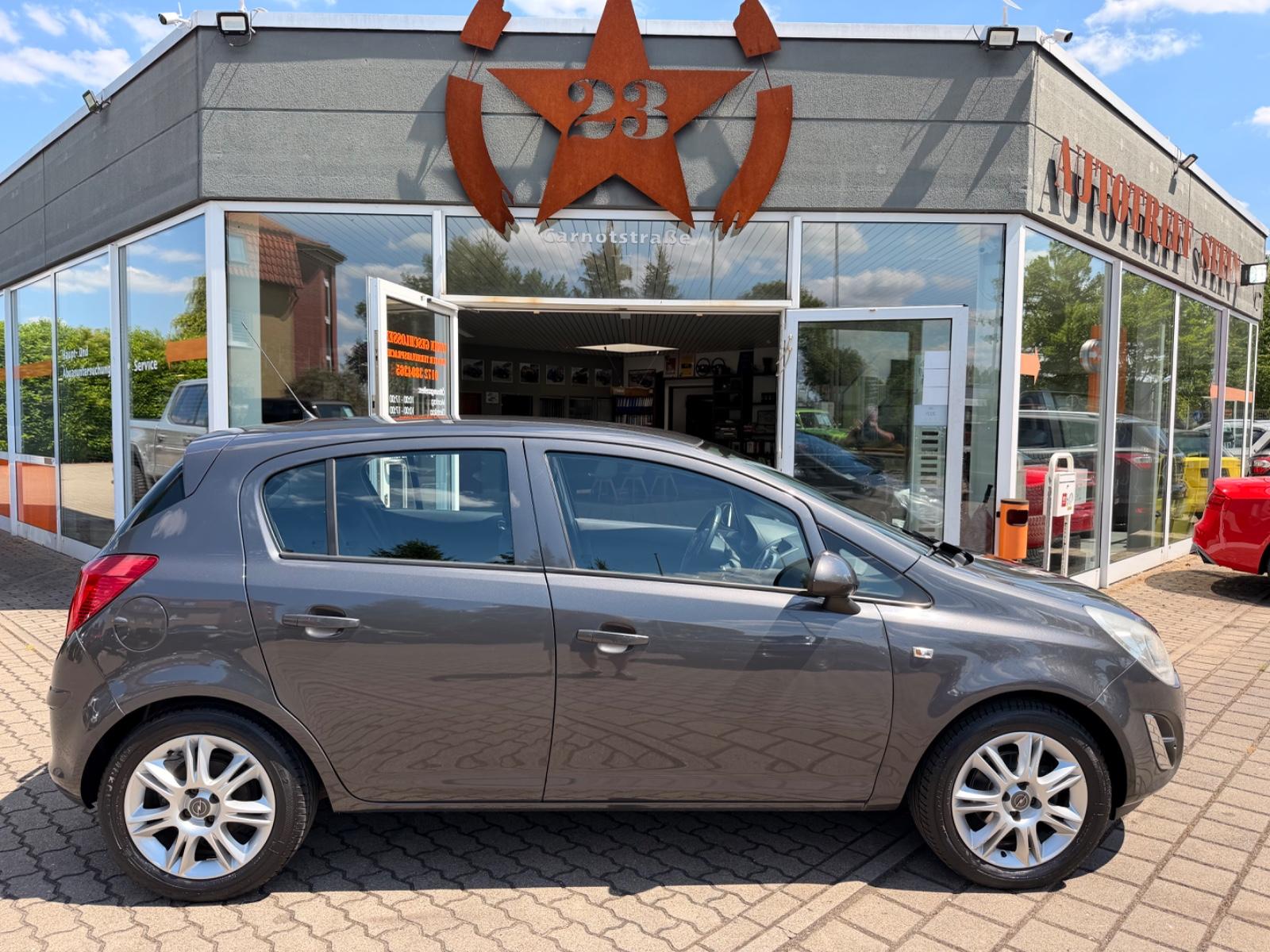 Opel Corsa D Satellite