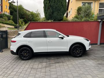 Porsche Cayenne - 9
