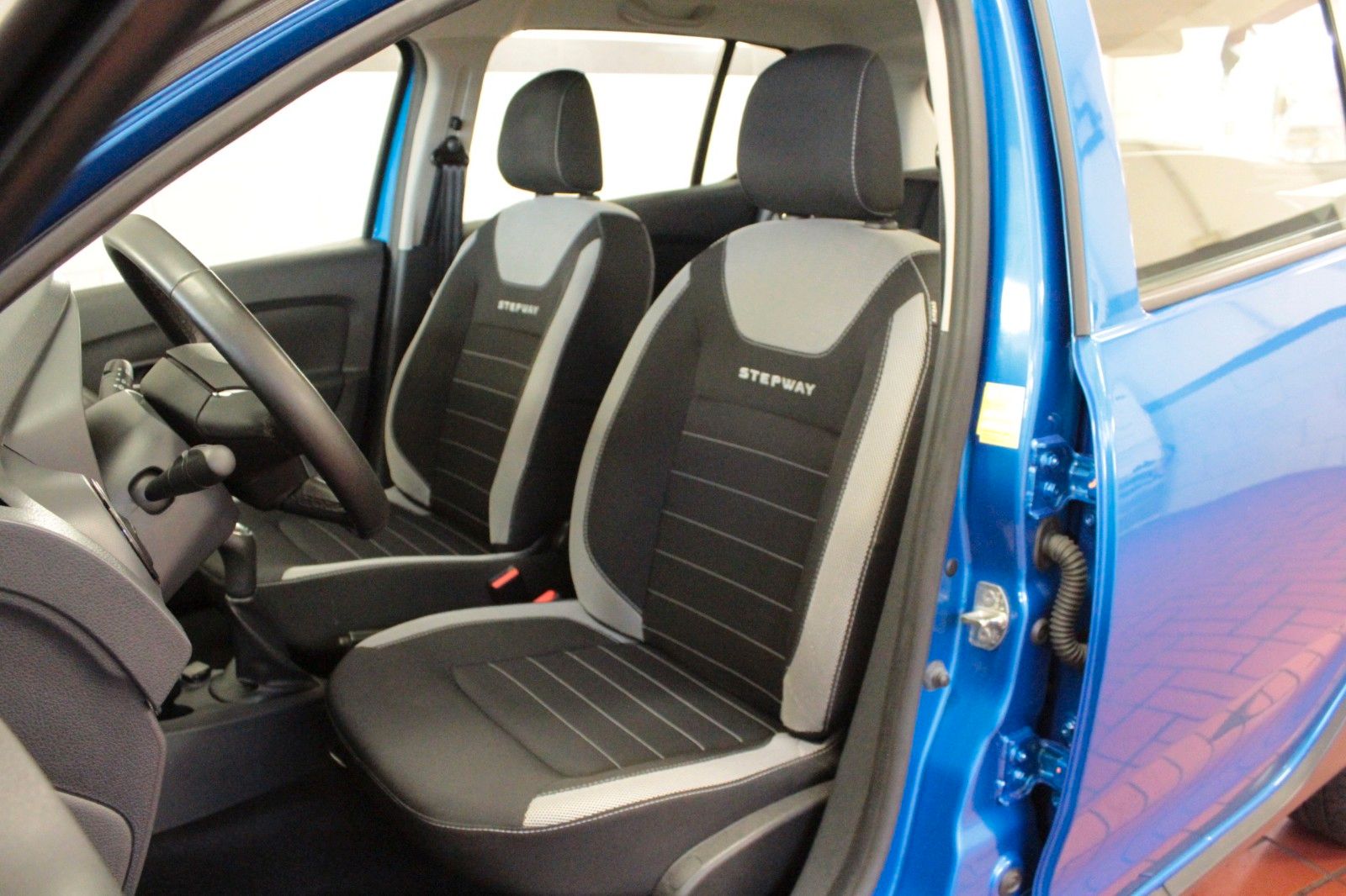 Fahrzeugabbildung Dacia Sandero TCe 90 Stepway Prestige *Media-Nav*