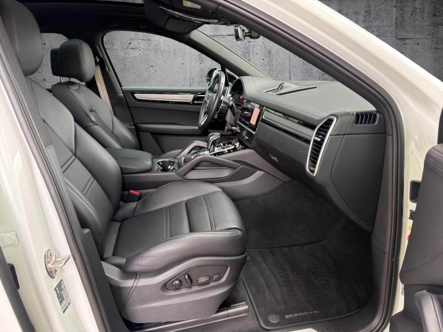 Porsche Cayenne Coupe E-Hybrid Platinum Edition SP Chron