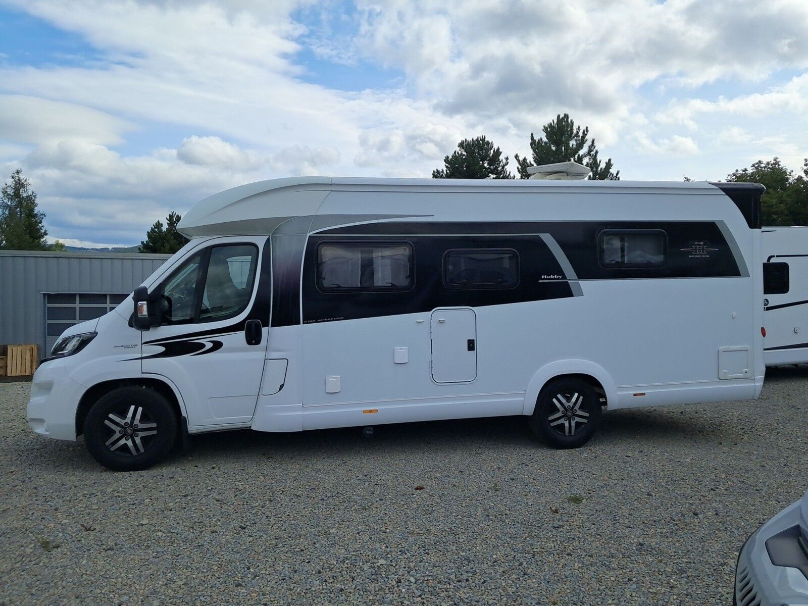 Fahrzeugabbildung Hobby 50 Years Anniversary Edition Reisemobil Optima O