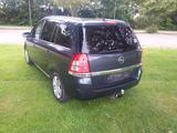 Opel Zafira 1.6  Edition,KLIMA! AHK!7SITZER! Facelift - gebrauchte Opel Zafira aus dem Jahr 2010