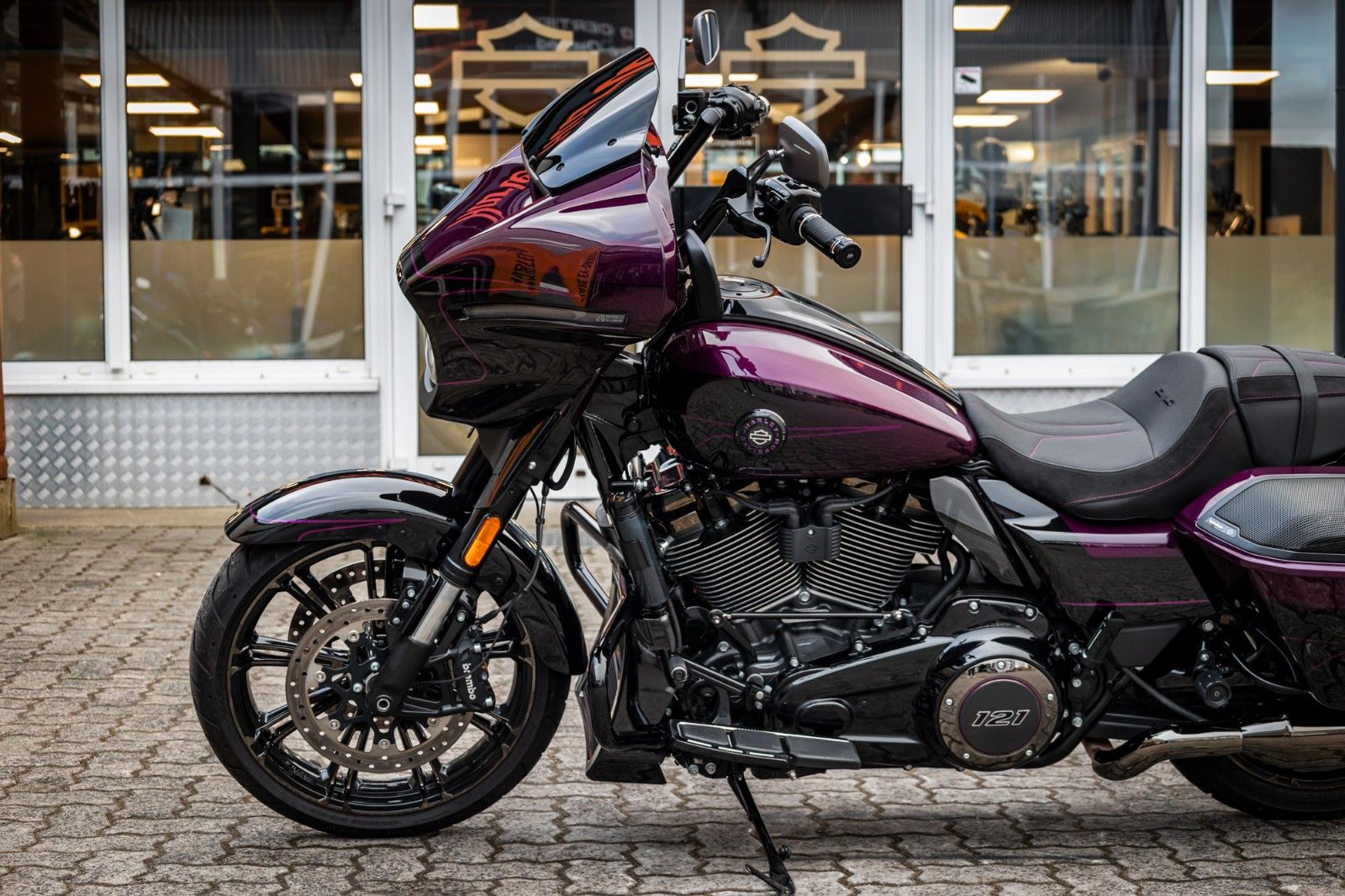 Fahrzeugabbildung Harley-Davidson CVO Street Glide FLHXSE 121 cui - Jekill & Hyde
